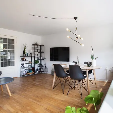 Oplev Lys & Liv I Norresundby: Charmerende Havelejlighed Med Gratis Parkering! * Nørresundby