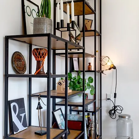 Apartment Oplev Lys & Liv I Norresundby: Charmerende Havelejlighed Med Gratis Parkering! *