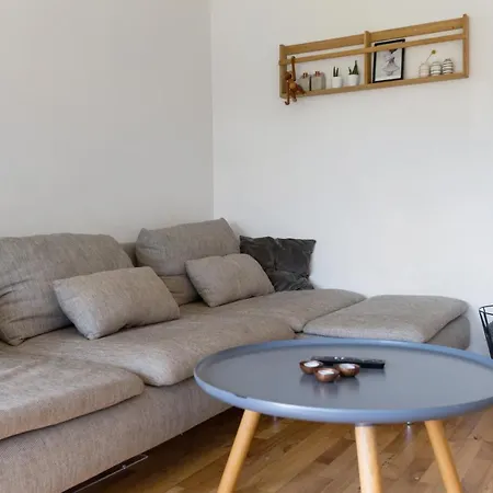 Apartment Oplev Lys & Liv I Norresundby: Charmerende Havelejlighed Med Gratis Parkering!
