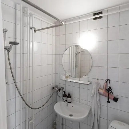 Apartment Oplev Lys & Liv I Norresundby: Charmerende Havelejlighed Med Gratis Parkering! Nørresundby
